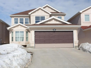 Elegant 4 Bedroom on Comdale
