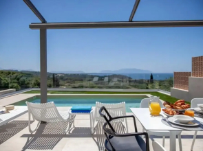 Villa Monolithi Lumiere