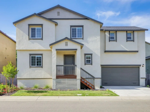 Spacious Family Home in Stockton - Pets Welcome!