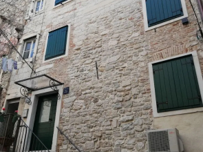 JR Luxury Guesthouse 2