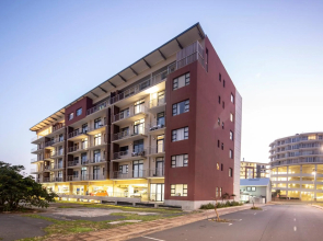 uSHAKA WATERFRONT - LUXURIOUS LAVISH LOOKER