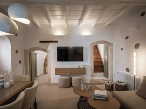 Mint Villa by Checkin