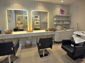 Отель Nelia Beach