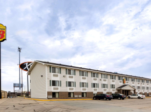 Super 8 by Wyndham Hays KS