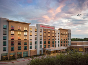 Hilton Garden Inn Grapevine at Silverlake Crossing