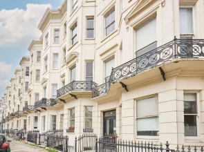 Host Stay Mermaid Hove