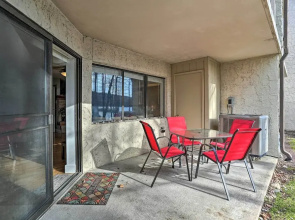 Condo on Big Boulder Lake w/ Community Pool Access