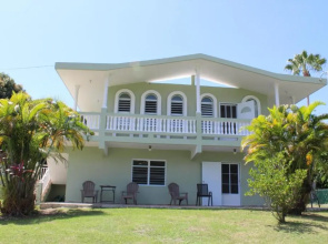 Beachfront 2 bdr, WiFi, Hammock, Kitchen The Reef 1
