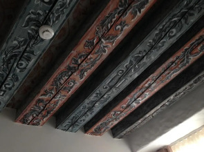 Отель Three Crowns Residents