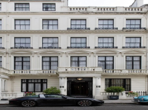 OYO The Cleveland Hotel