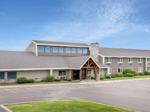 AmericInn Two Harbors