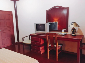 Vansana NamNgum Hotel