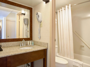 Comfort Inn by the Bay