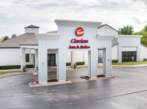 Clarion Inn & Suites Springfield
