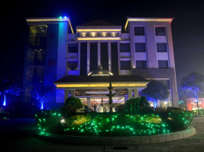 Ramada by Wyndham Varanasi Katesar