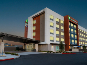 Holiday Inn Express & Suites Las Vegas - E Tropicana by IHG