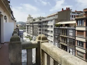 Mirakruz Terrace Apartment by FeelFree Rentals