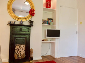 1 Bedroom Flat Near City Centre