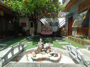 Quwanba Yuexi Inn