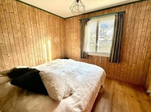 Cosy Chalet With Garden