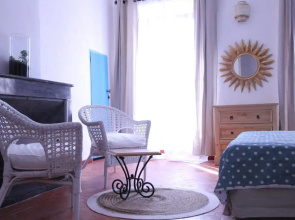 Les toits de cocagne Studio in the village center