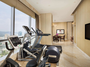 DoubleTree by Hilton Guangzhou-Free Shuttle Bus to Canton Fair Complex & Overseas Buyer Registration Services during Canton Fair Period