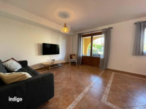 (War002) Town House with Garden And Pool Access