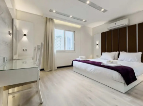 Fresh & Fabulous 2bdr - 5 min to Airport