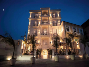 Art Gallery Boutique Hotel