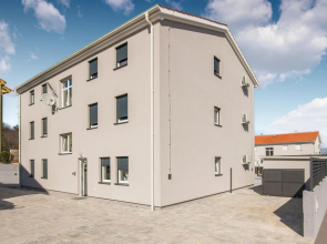 Amazing Apartment in Cizici With Outdoor Swimming Pool, Wifi and 2 Bedrooms