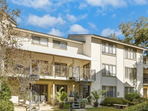 Escape to Hilton Head! Two Bedroom Villa Just A Short Walk To Beach! 2 Villa by Redawning