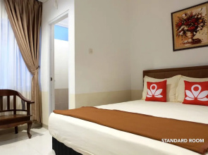ZEN Rooms Near Alun-Alun