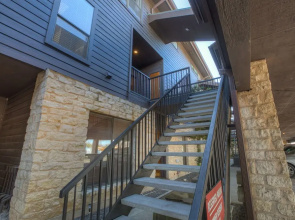 Luxury Riverfront Condo 1 BLK to Schlitterbahn!