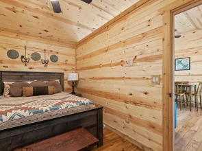 Hr 5 - The Indian 1 Bedroom Cabin by RedAwning