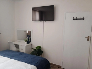 Private Room Chez Khanyi Homestays