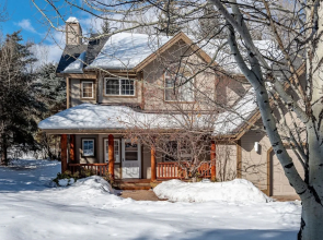Yeagr Home Elkhorn by RedAwning