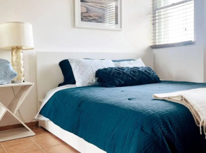 3Bedrm Beach Penthouse with Rooftop Terrace & WiFi