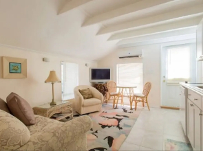 Treasure Island Beach Retreat Sleeps Up To 3