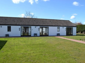 Number 7 - Lytton Tree Lodge, Reydon, Southwold