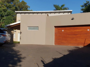 Umhlanga Lodge -No children