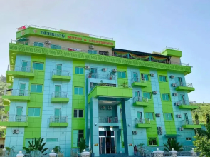 Debbie's Suites and Apartments