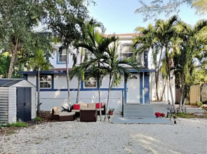 Miami Townhouse with Patio Gazebo
