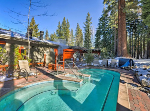 Free Ski Shuttle! Spacious Northstar Resort Cabin