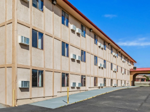Econo Lodge Junction City I-70 Near Fort Riley