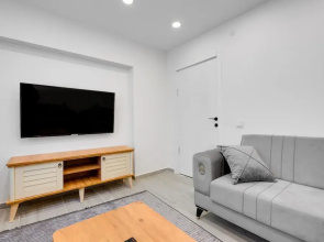Cozy Flat 10 min to Marmaray and Uskudar Coast