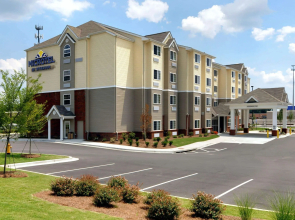 Microtel Inn & Suites by Wyndham Columbus/Near Fort Moore