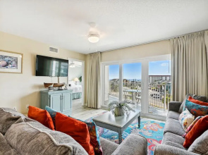 Seacrest 511 is a Gulf side 2 BR on Okaloosa Island by RedAwning