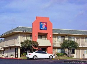 Studio 6 Dallas - Grand Prairie