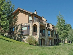 Snowmass Woodrun V 3 Bedroom Ski in, Ski out Mountain Residence in the Heart of Snowmass Village