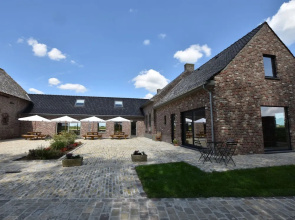Mansion in Roesbrugge With Garden